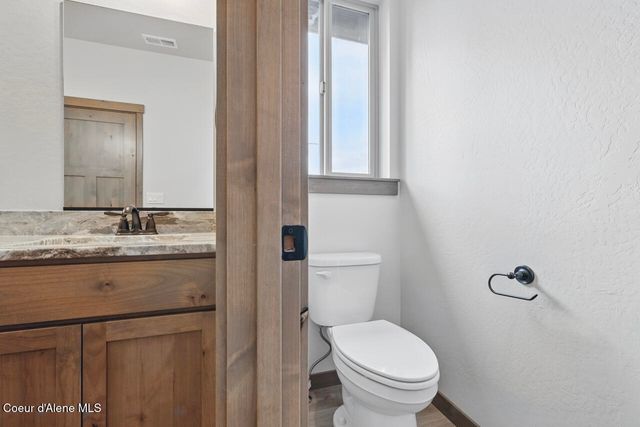 8424 N Snowflake Ln, Hayden, ID 83835