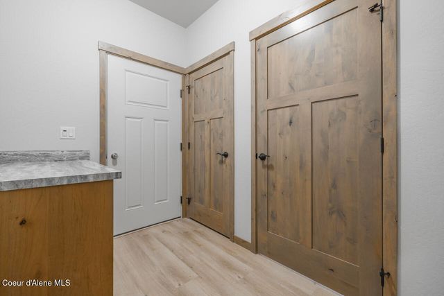 8424 N Snowflake Ln, Hayden, ID 83835