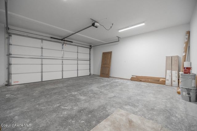 8424 N Snowflake Ln, Hayden, ID 83835