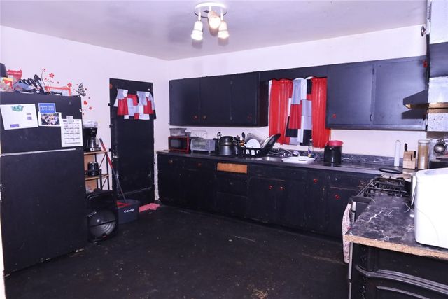 7506 Kelly St, Homewood Brushton, PA 15208