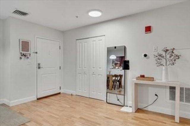 318 Rindge Ave 103, Cambridge, MA 02140