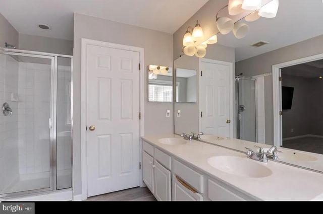 13118 ROSE PETAL CIR, Herndon, VA 20171