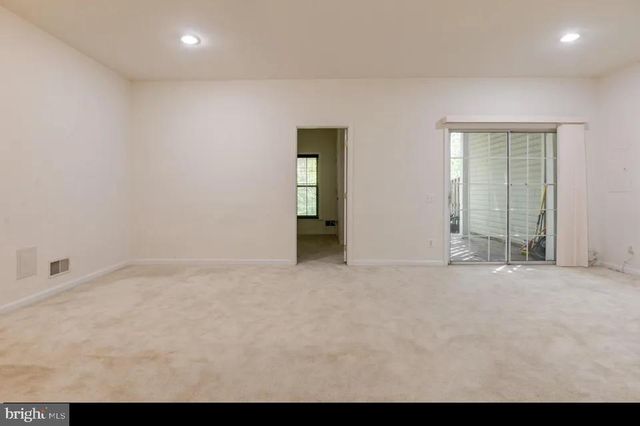 13118 ROSE PETAL CIR, Herndon, VA 20171
