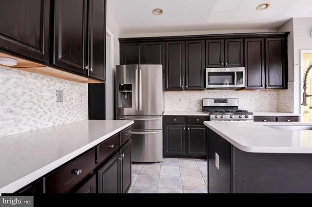13118 ROSE PETAL CIR, Herndon, VA 20171