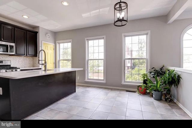 13118 ROSE PETAL CIR, Herndon, VA 20171