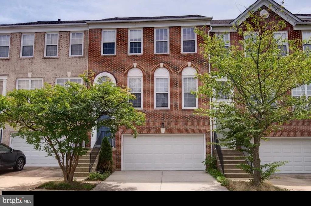 13118 ROSE PETAL CIR, Herndon, VA 20171