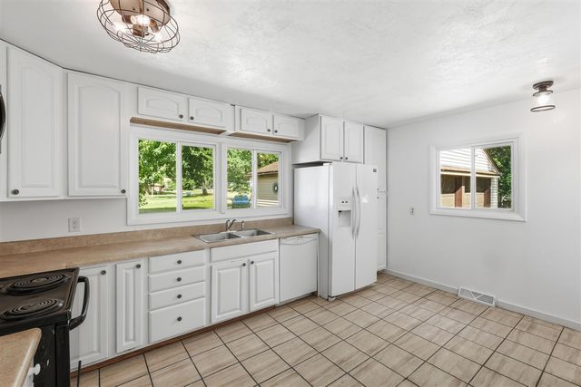 310 N John Street, Decatur, MI 49045