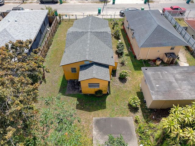 1733 NW 66th St, Miami, FL 33147