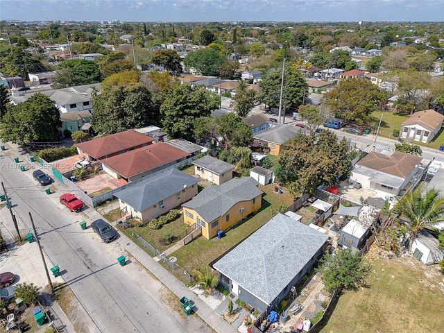 1733 NW 66th St, Miami, FL 33147