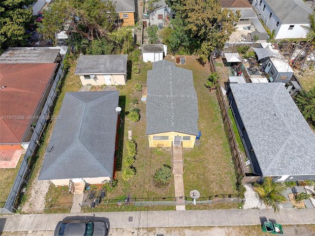 1733 NW 66th St, Miami, FL 33147