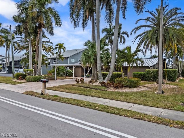 1754 Beach PKWY, Cape Coral, FL 33904
