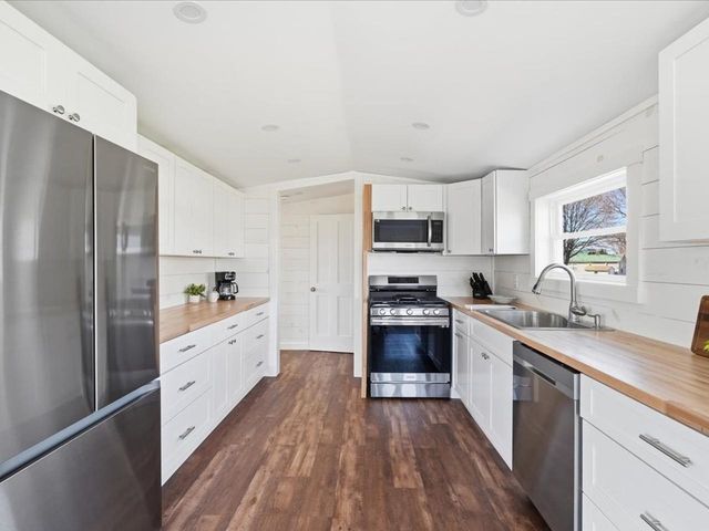 10 Gull Lane, South Hero, VT 05486