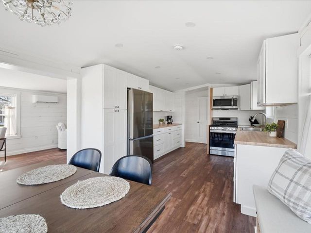 10 Gull Lane, South Hero, VT 05486
