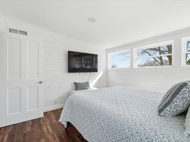 10 Gull Lane, South Hero, VT 05486