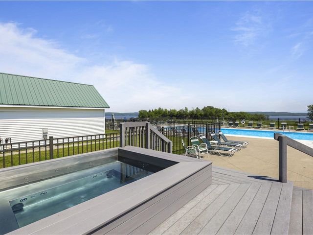 10 Gull Lane, South Hero, VT 05486