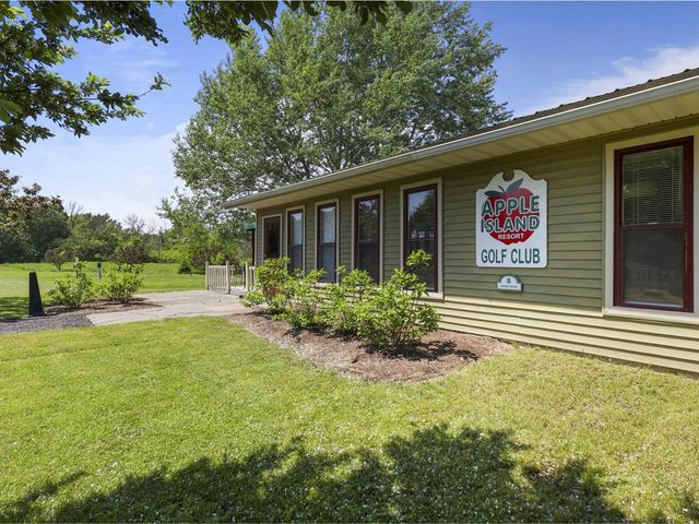 10 Gull Lane, South Hero, VT 05486