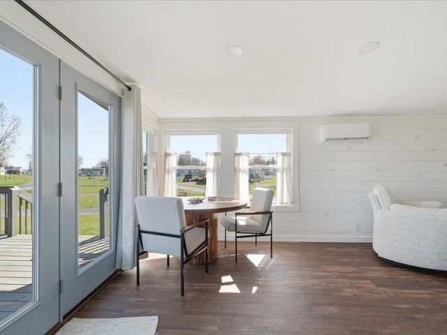 10 Gull Lane, South Hero, VT 05486
