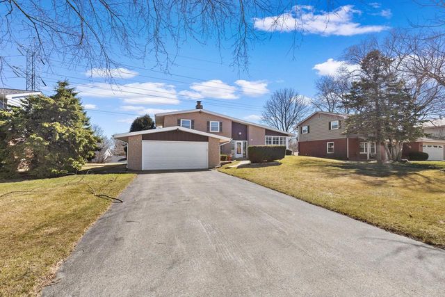 2744 N Park DRIVE, Wauwatosa, WI 53222