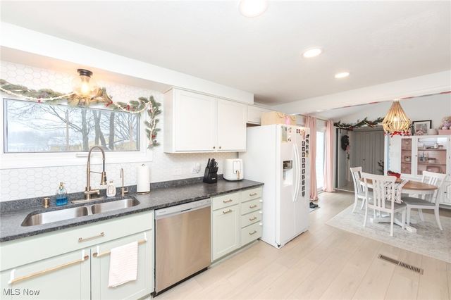 975 Colony Drive, Aurora, OH 44202