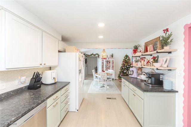 975 Colony Drive, Aurora, OH 44202