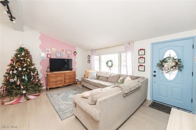 975 Colony Drive, Aurora, OH 44202