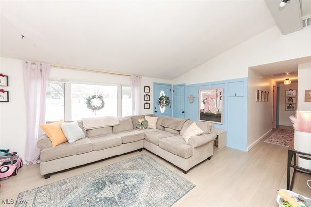 975 Colony Drive, Aurora, OH 44202