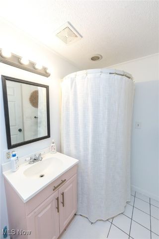 975 Colony Drive, Aurora, OH 44202