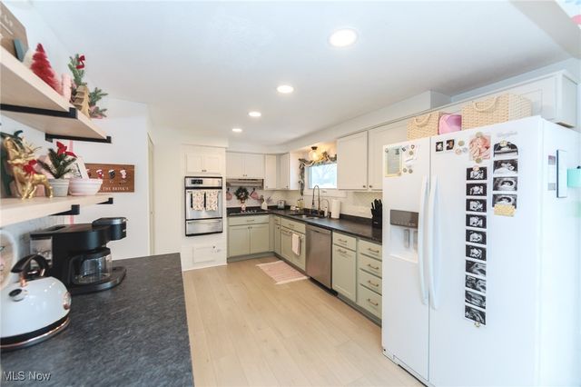 975 Colony Drive, Aurora, OH 44202