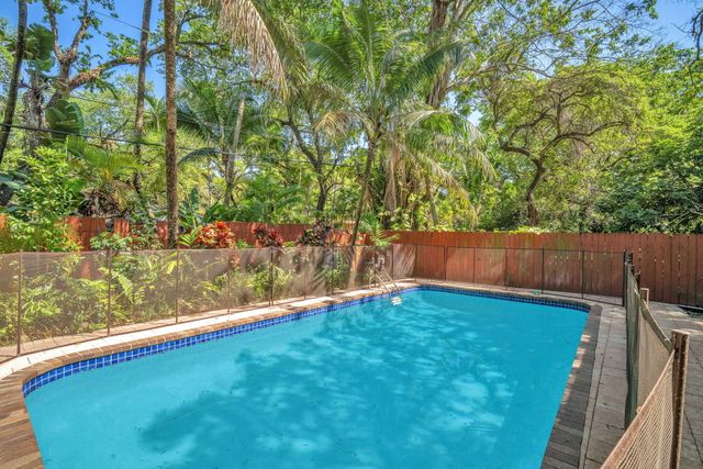 5820 SW 37th Terrace, Fort Lauderdale, FL 33312