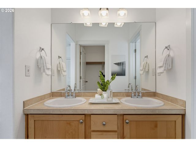 10757 Ne RED WING Way 201, Hillsboro, OR 97006