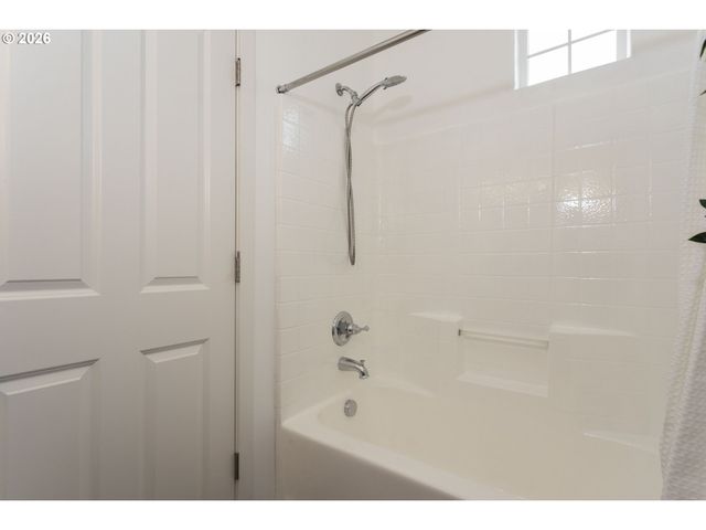 10757 Ne RED WING Way 201, Hillsboro, OR 97006