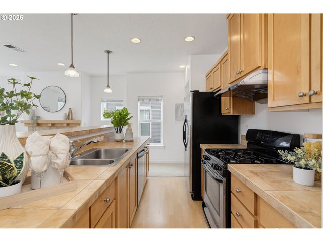 10757 Ne RED WING Way 201, Hillsboro, OR 97006