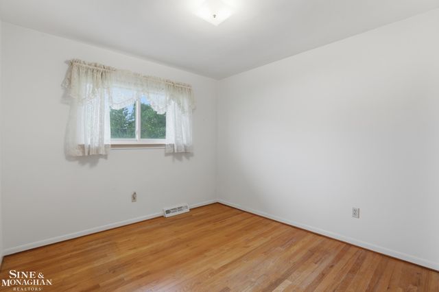 28036 Ann Arbor Trail, Westland, MI 48185