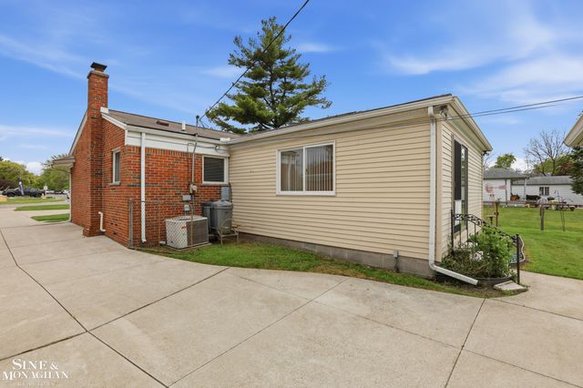 28036 Ann Arbor Trail, Westland, MI 48185