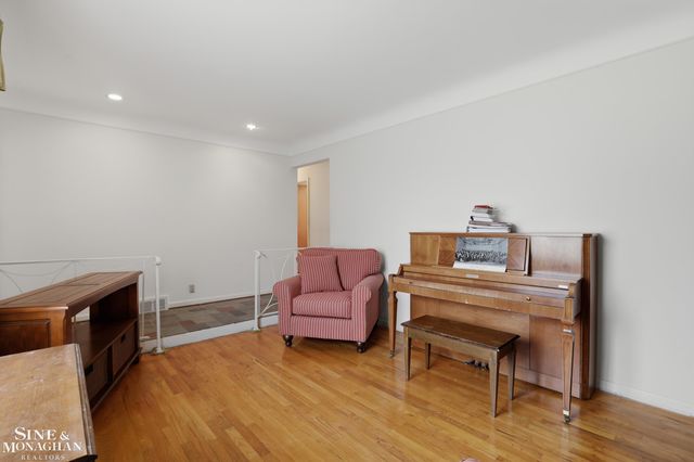 28036 Ann Arbor Trail, Westland, MI 48185