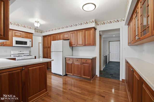 28036 Ann Arbor Trail, Westland, MI 48185