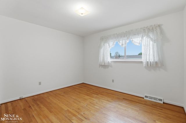 28036 Ann Arbor Trail, Westland, MI 48185
