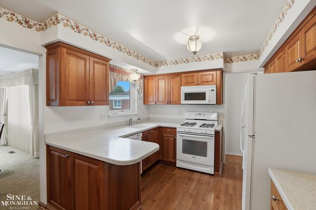 28036 Ann Arbor Trail, Westland, MI 48185