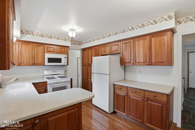 28036 Ann Arbor Trail, Westland, MI 48185