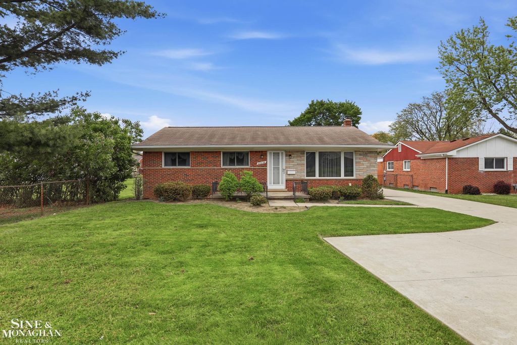28036 Ann Arbor Trail, Westland, MI 48185