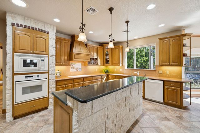 85 Rio Colorado DR, Boerne, TX 78006