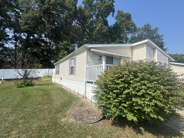 8962 Woodland Avenue 238, Kalamazoo, MI 49009