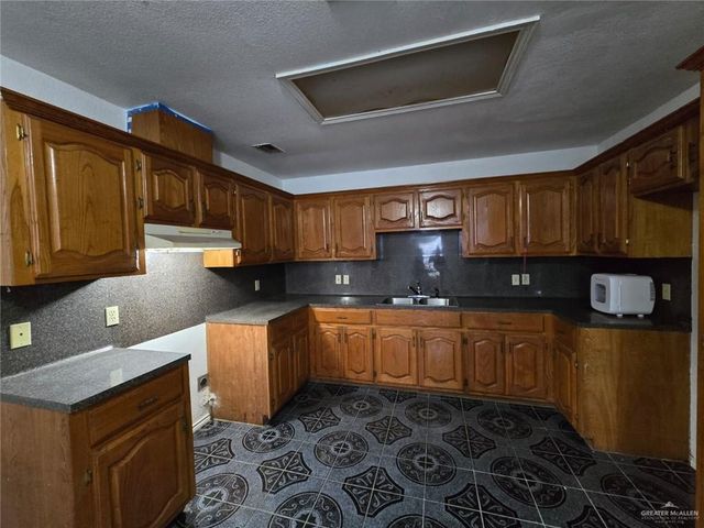 1104 Flag Drive, Edinburg, TX 78542