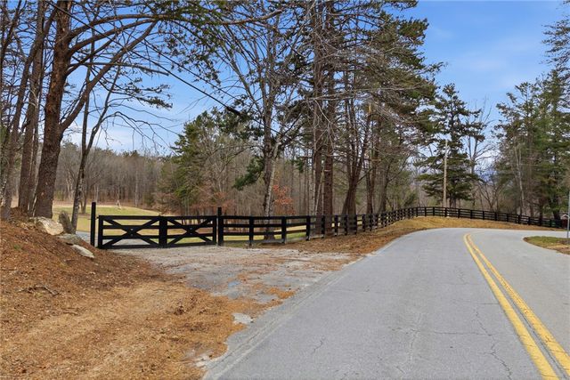 221 Park Avenue, Salem, SC 29676