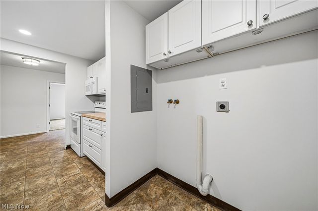 7982 Colonial Drive, Mentor, OH 44060