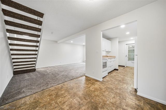 7982 Colonial Drive, Mentor, OH 44060