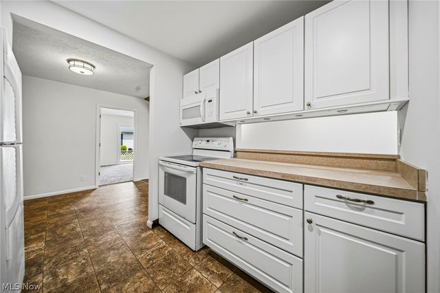 7982 Colonial Drive, Mentor, OH 44060