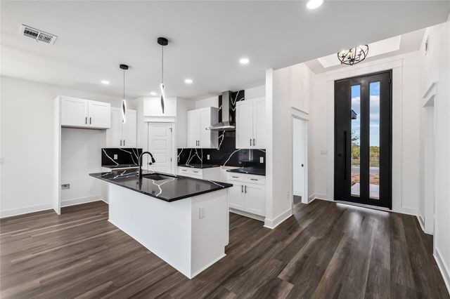 232 Amaranta LN, Dale, TX 78616