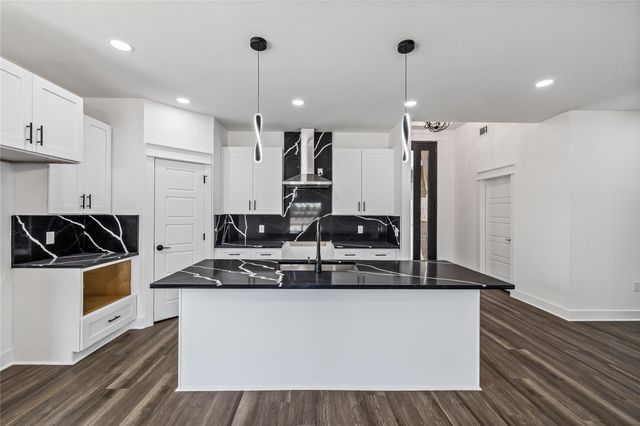 232 Amaranta LN, Dale, TX 78616