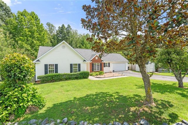 6941 Rangecrest Road, Belews Creek, NC 27009